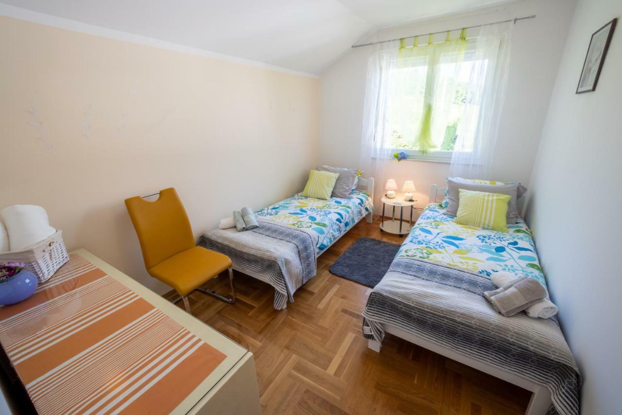Stella House Mreznica Apartment Duga Resa Exterior photo